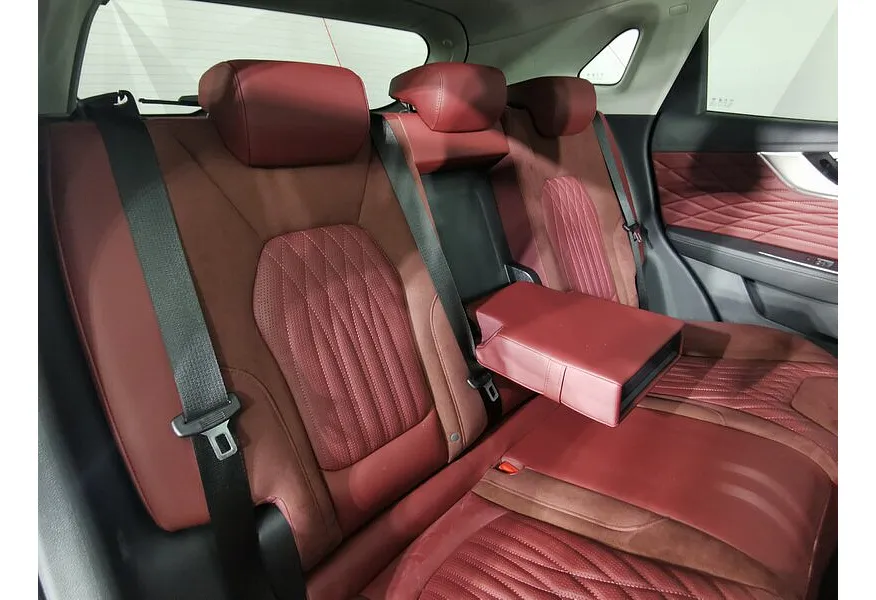 Hongqi HS5 2.0 AT 4WD (224 л.с.) Comfort Черный в АВИЛОН. Слайд №16