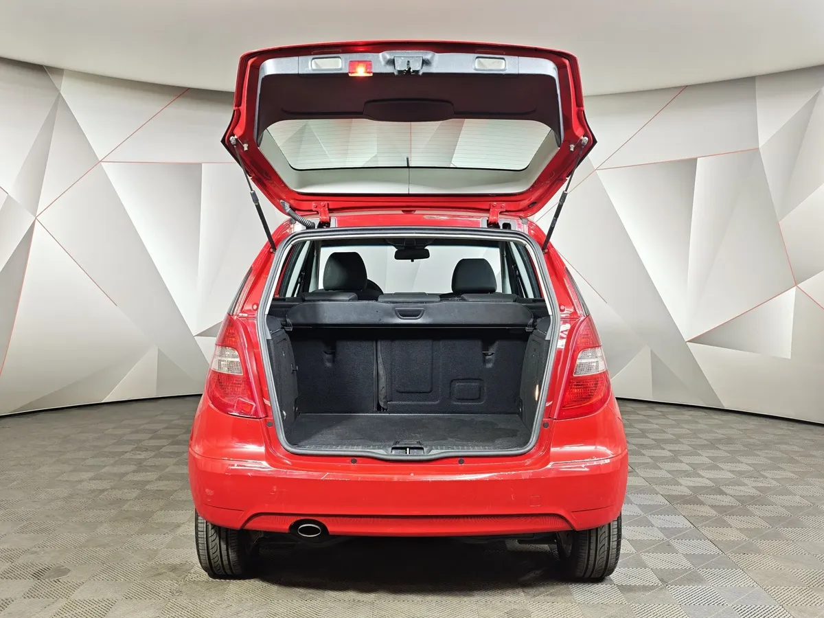 Mercedes-Benz A-Класс A 180 Autotronic (116 л.с.) Красный в АВИЛОН. Слайд №12