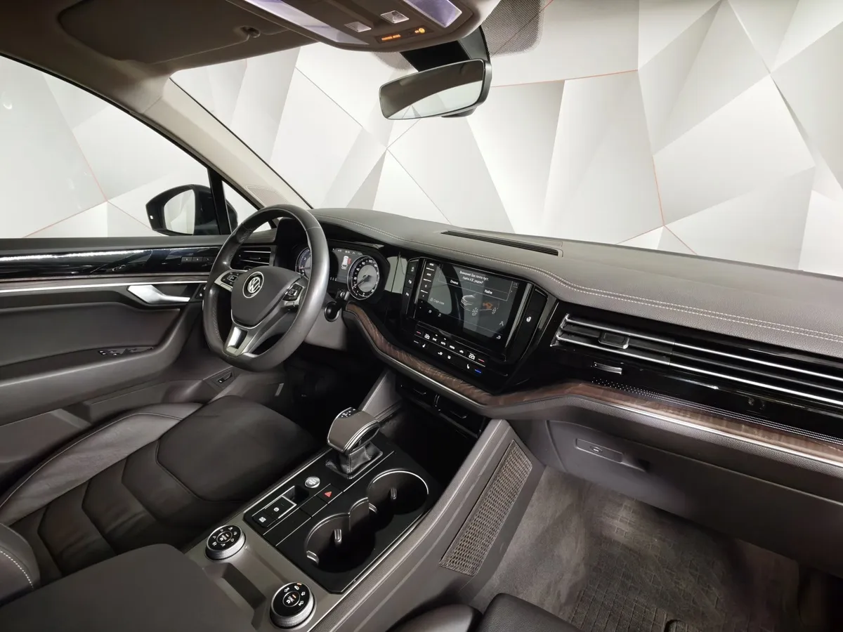 Volkswagen Touareg 2.0 TSI Tiptronic 4Motion (249 л.с.) Business Черный в АВИЛОН. Слайд №13