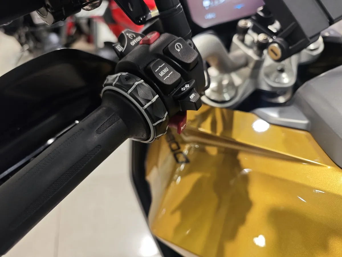 BMW Motorrad F 900 XR F 900 XR 895 см³ 895 Желтый в АВИЛОН. Слайд №8