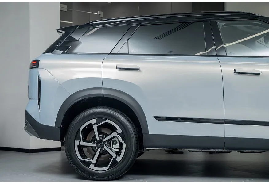 Jaecoo J7 1.6T 7DCT 4WD (150 л.с.) Active LP Серебристый в АВИЛОН. Слайд №15