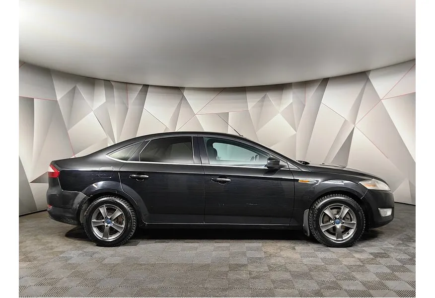 Ford Mondeo 1.6 MT (125 л.с.) Черный в АВИЛОН. Слайд №6