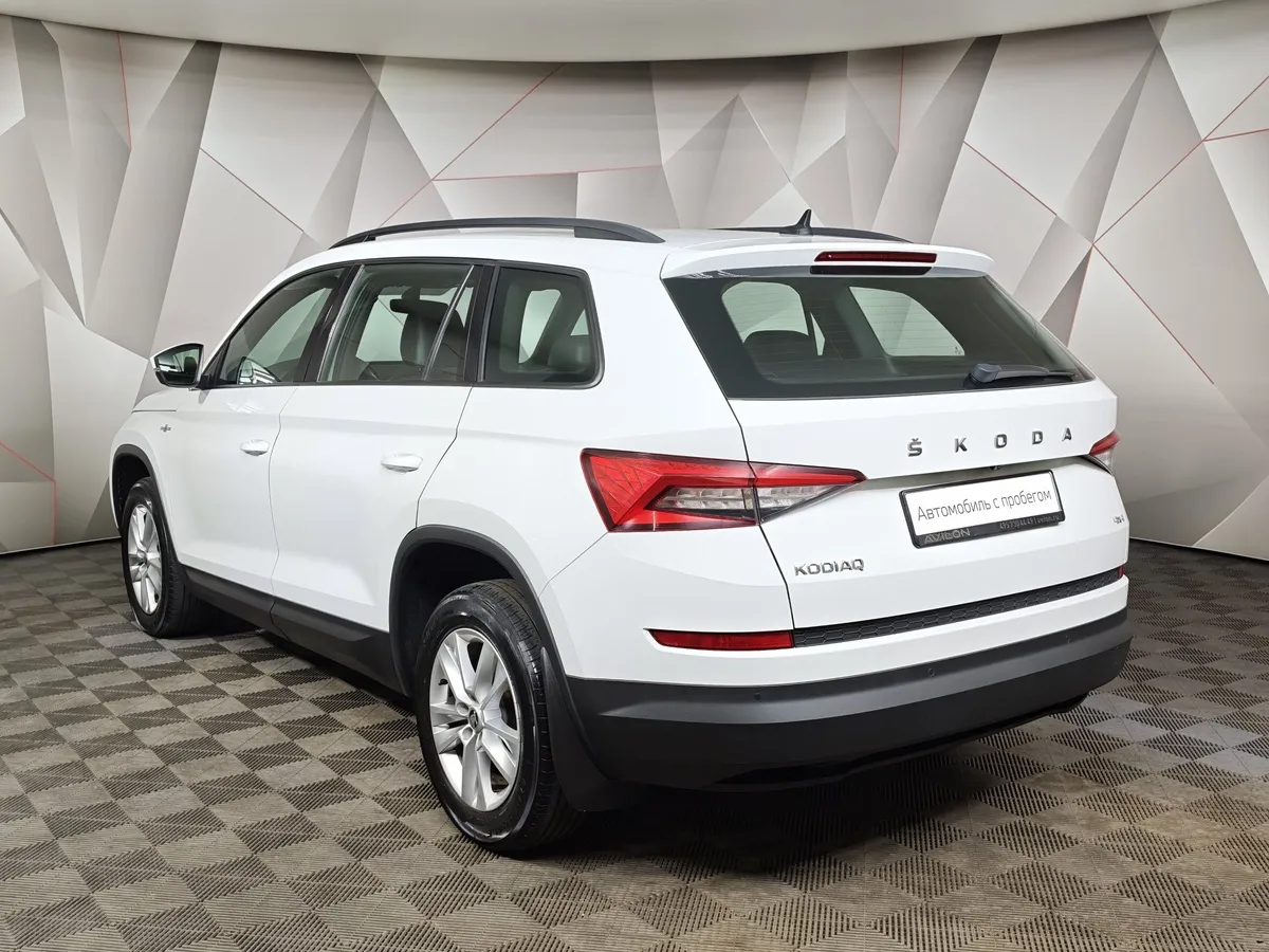Skoda Kodiaq 2.0 TSI DSG 4X4 (180 л.с.) Белый в АВИЛОН. Слайд №4