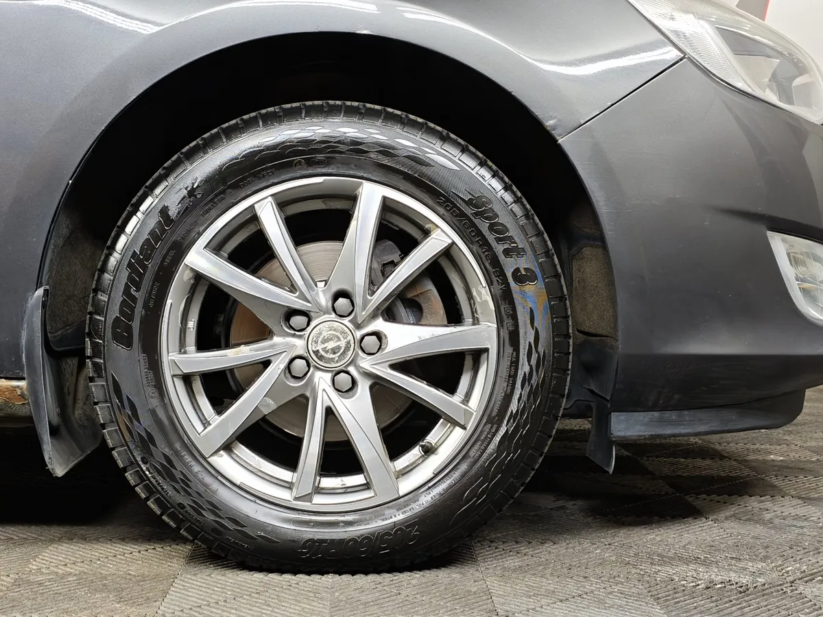 Opel Astra 1.4 Turbo AT (140 л.с.) Серый в АВИЛОН. Слайд №9