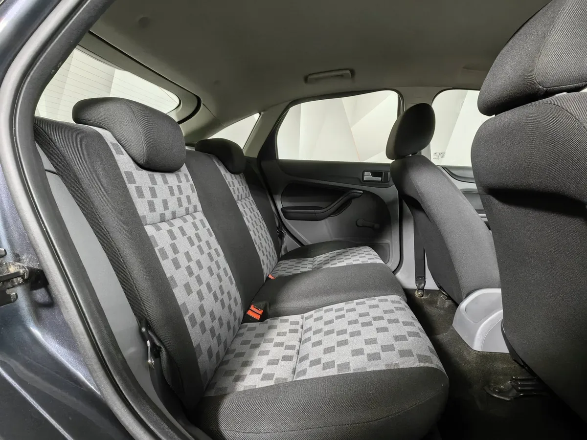 Ford Focus 1.8 MT (125 л.с.) Comfort Серый в АВИЛОН. Слайд №15