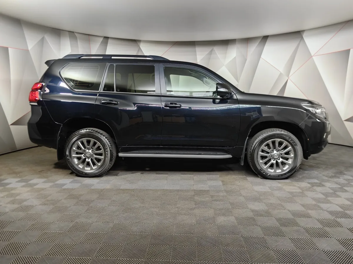 Toyota Land Cruiser Prado 4.0 AT AWD (249 л.с.) Черный в АВИЛОН. Слайд №6