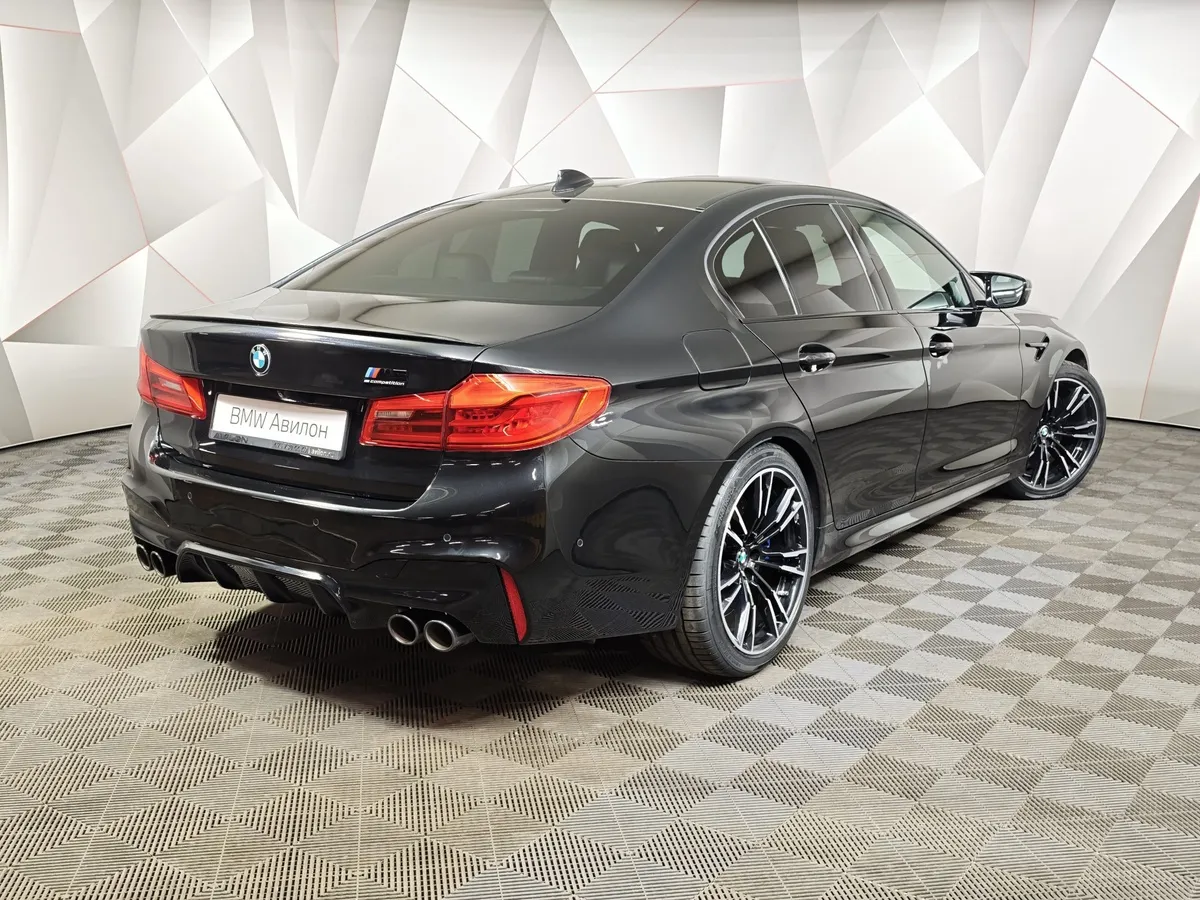 BMW M5 4.4 Steptronic xDrive (625 л.с.) Competition Черный в АВИЛОН. Слайд №2