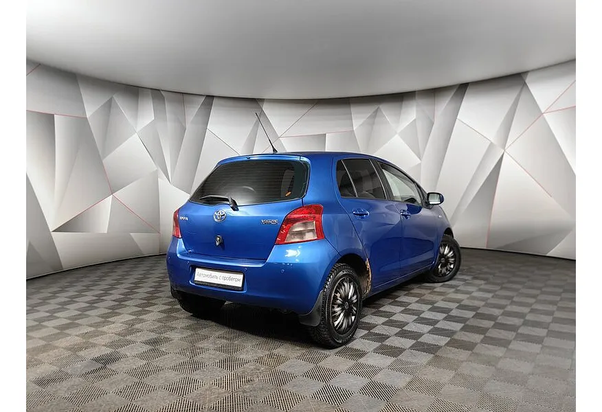 Toyota Yaris 1.3 MMT (87 л.с.) Синий в АВИЛОН. Слайд №2