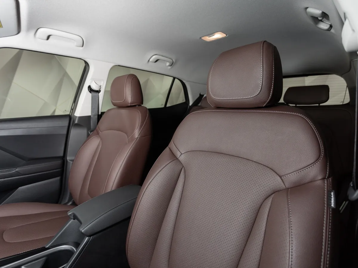 Solaris HC 2.0 AT 4WD (150 л.с.) Lifestyle + Winter Черный в АВИЛОН. Слайд №8