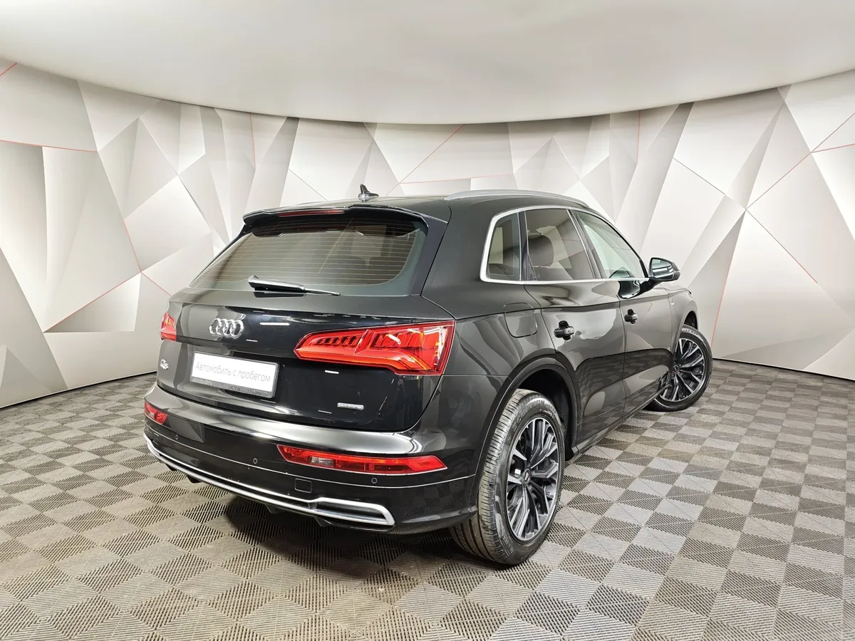 Audi Q5 2.0 TFSI S tronic quattro (249 л.с.) Sport Черный в АВИЛОН. Слайд №2