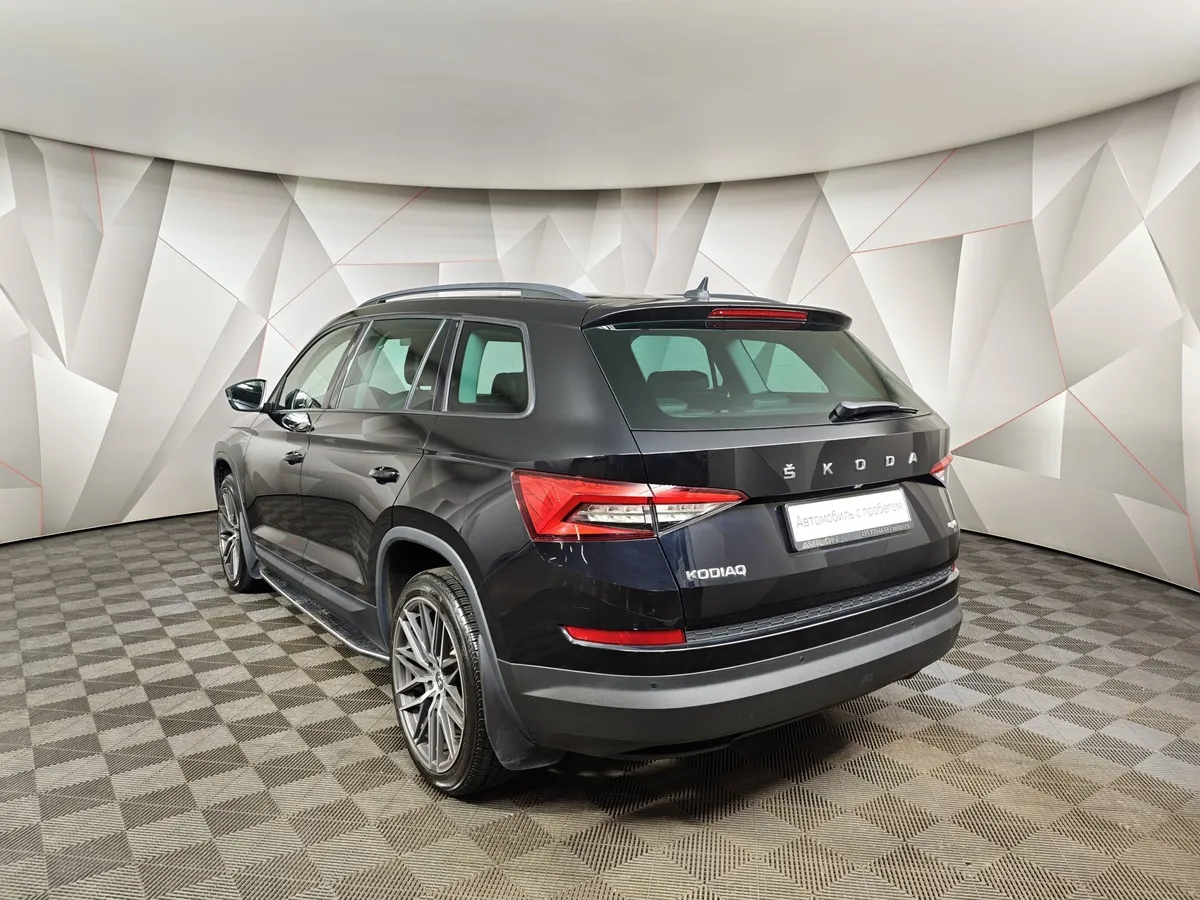 Skoda Kodiaq 2.0 TSI DSG 4X4 (180 л.с.) Черный в АВИЛОН. Слайд №4