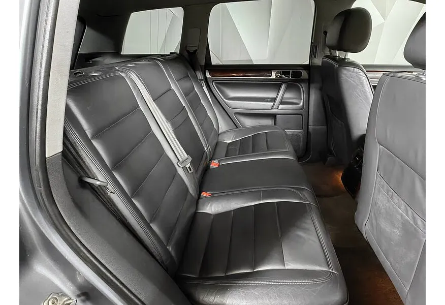 Volkswagen Touareg 5.0 TDI Tiptronic (313 л.с.) Серый в АВИЛОН. Слайд №15