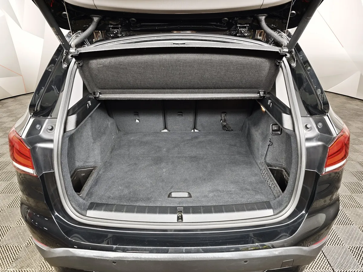 BMW X1 20i xDrive Steptronic AT (192 л.с.) Черный в АВИЛОН. Слайд №9