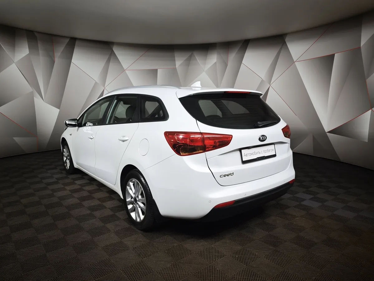 Kia Ceed 1.6 AT (129 л.с.) Luxe Белый в АВИЛОН. Слайд №4