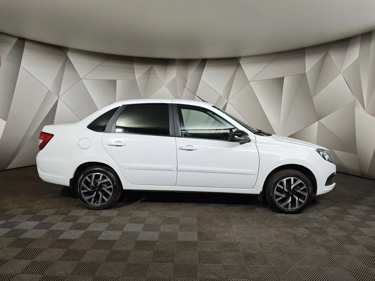 ВАЗ (Lada) Granta 1.6 MT 8кл (87 л.с.) Белый в АВИЛОН. Слайд №6