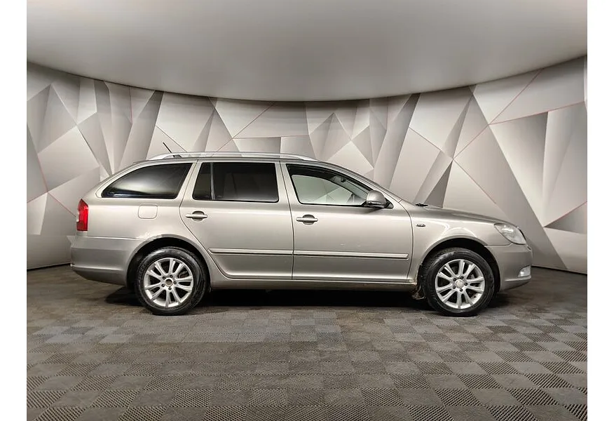 Skoda Octavia 2.0 TDI DSG (140 л.с.) Серый в АВИЛОН. Слайд №5