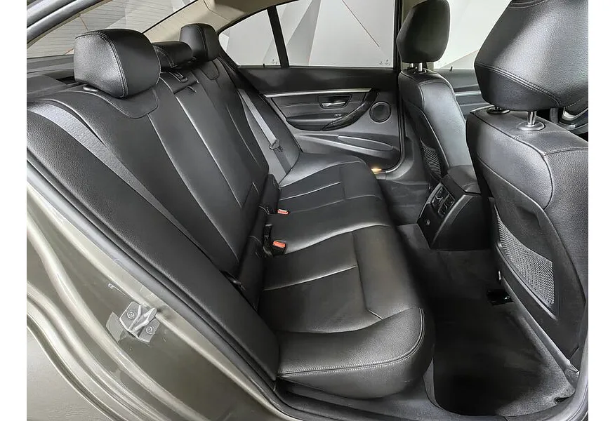 BMW 3 серия 320d xDrive AT (190 л.с.) Luxury Line Серый в АВИЛОН. Слайд №14