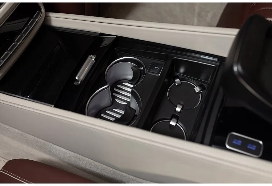 Mercedes-Benz GLS 600 9G-Tronic 4Matic (557 л.с.) Черный в АВИЛОН. Слайд №19