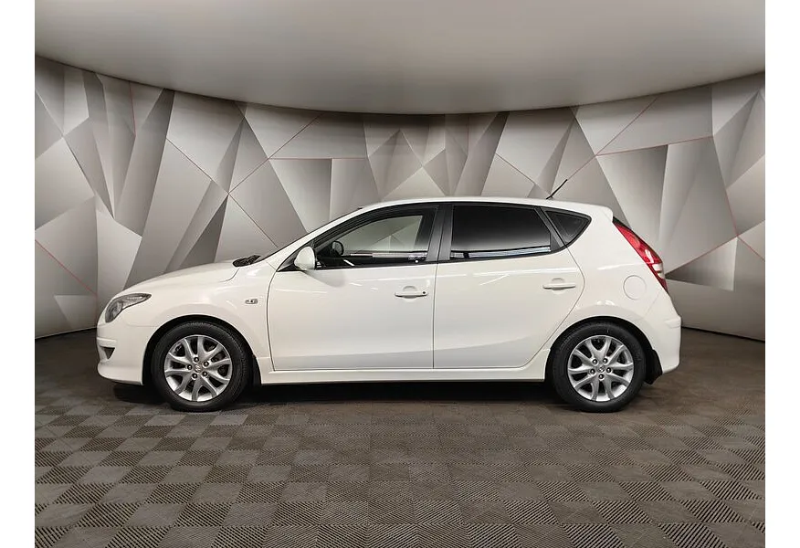 LIVE. Слайд №3