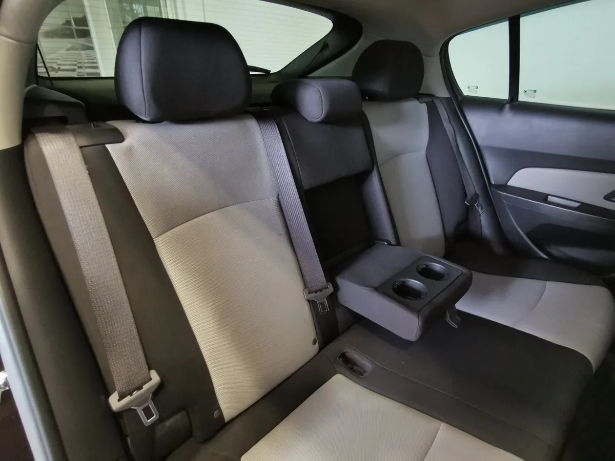 Chevrolet Cruze 1.8 MT (141 л.с.) Коричневый в АВИЛОН. Слайд №16