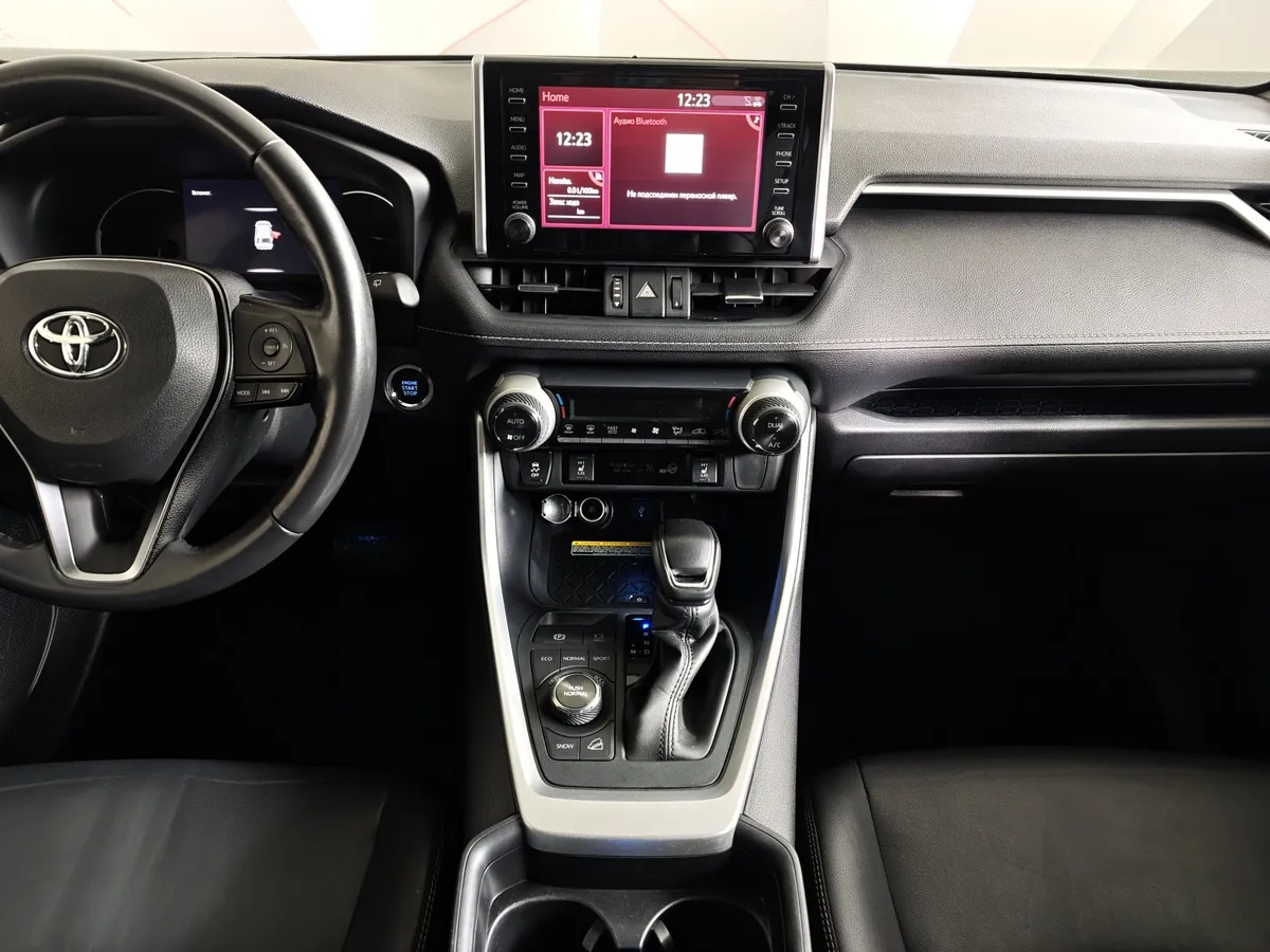Toyota RAV4 2.0i CVT AWD (149 л.с.) Белый в АВИЛОН. Слайд №15