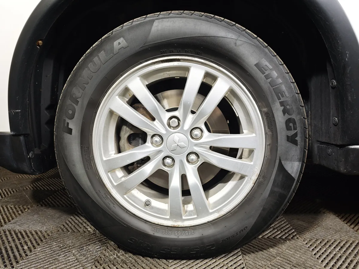 Mitsubishi Outlander 2.0 CVT 4WD (146 л.с.) Белый в АВИЛОН. Слайд №9