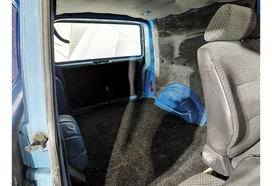 Volkswagen Transporter 2.0 TDI MT L1H1 (102 л.с.) Голубой в АВИЛОН. Слайд №16