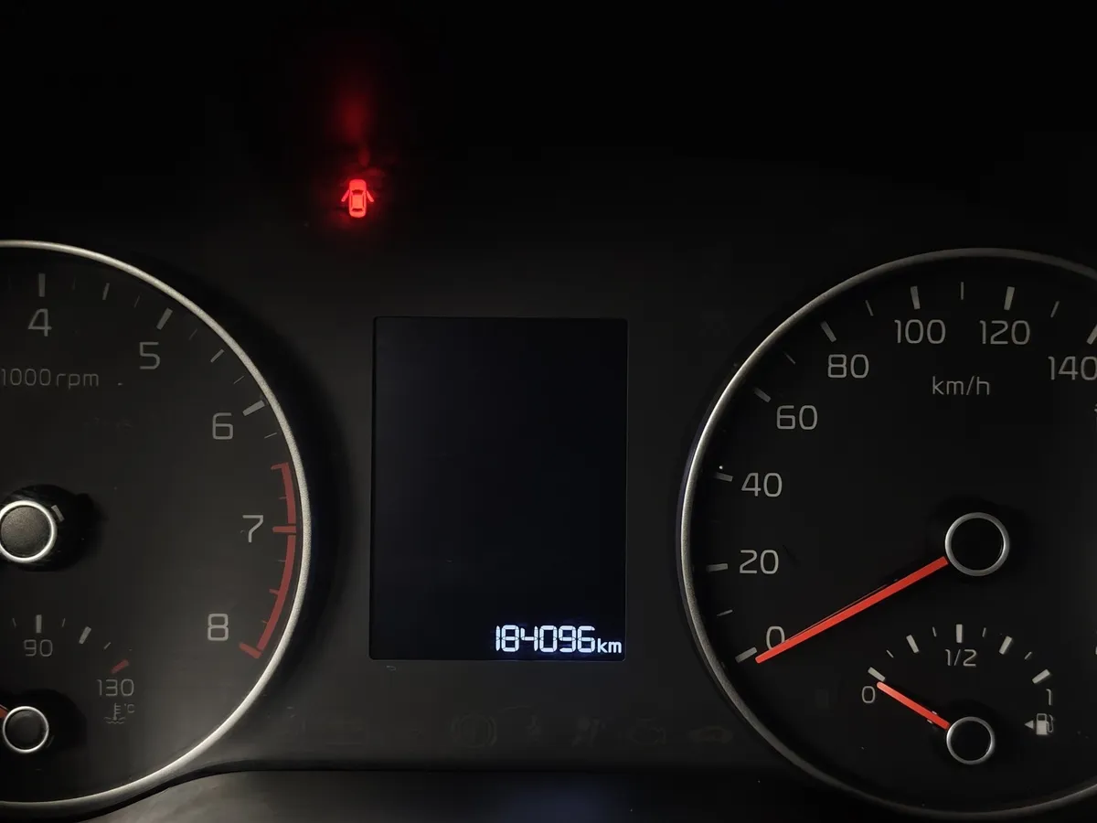 Kia Rio X-Line 1.6 MT (123 л.с.) Черный в АВИЛОН. Слайд №18