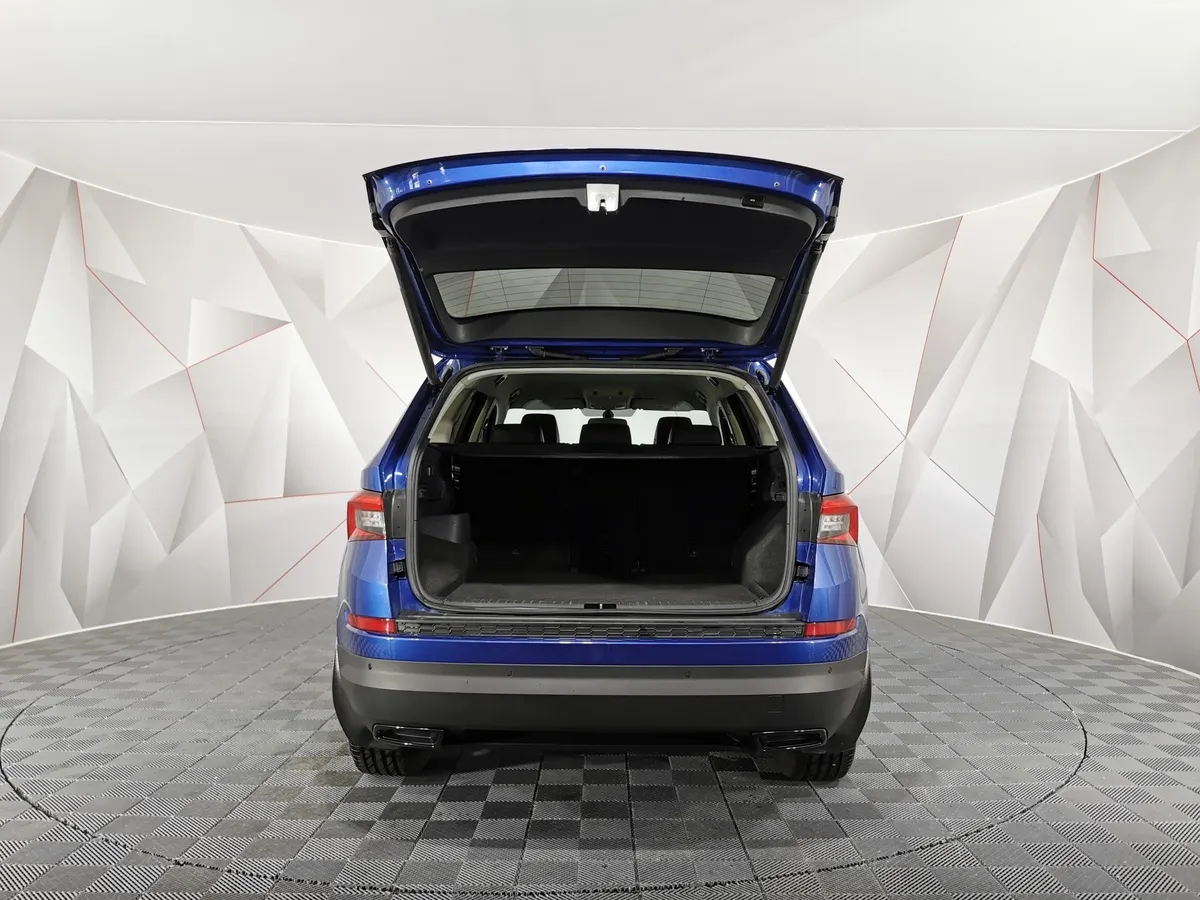 Skoda Kodiaq 2.0 TSI DSG 4X4 (180 л.с.) Синий в АВИЛОН. Слайд №11
