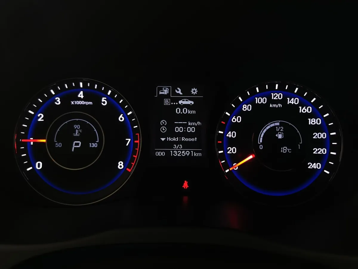Hyundai i40 2.0 AT (150 л.с.) Business Черный в АВИЛОН. Слайд №17