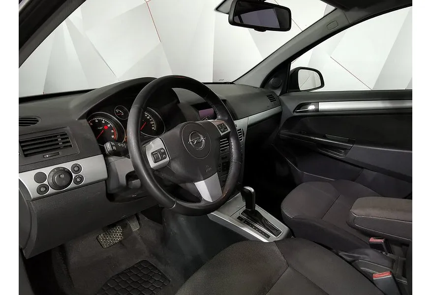Opel Astra 1.8 AT (140 л.с.) Черный в АВИЛОН. Слайд №19