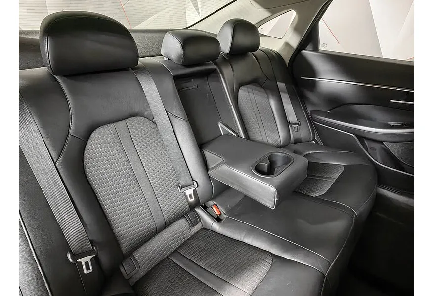 Hyundai Sonata 2.5 MPI (180 л.с.) Elegance + Smart Sense Серый в АВИЛОН. Слайд №17