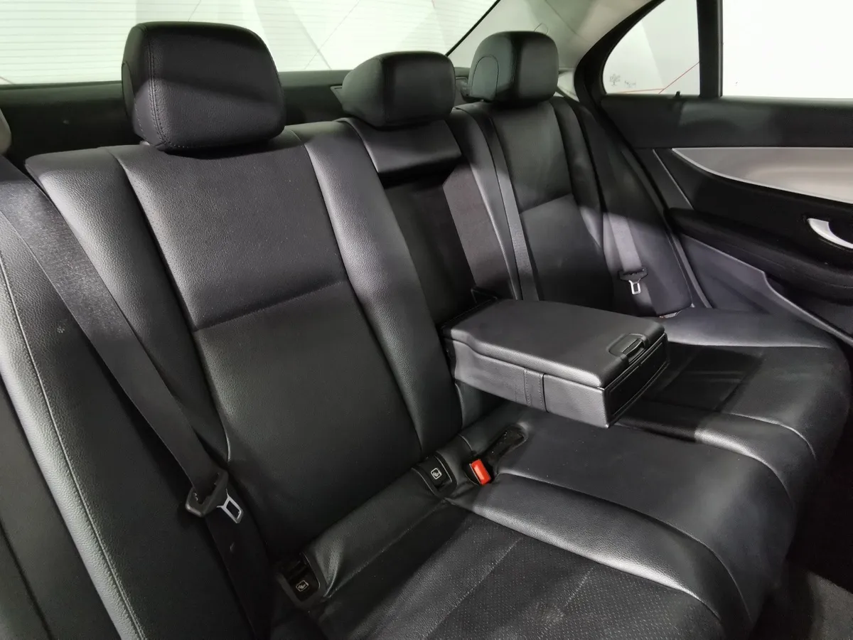 Mercedes-Benz E-Класс E 200 4MATIC 9G-TRONIC (197 л.с.) Sport Черный в АВИЛОН. Слайд №11