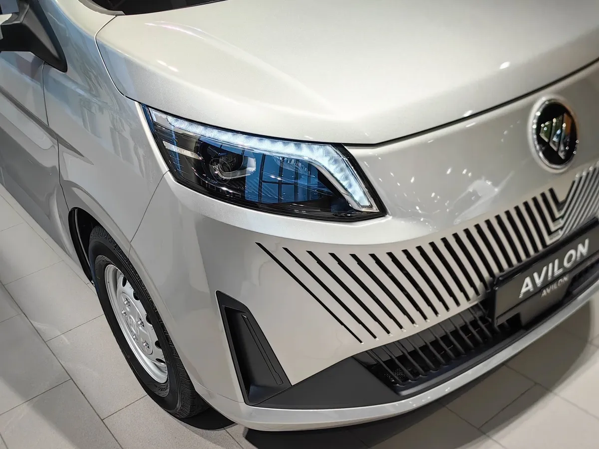 Foton View 2.0D 6MT RWD (159 л.с.) H1 1990 Серебристый в АВИЛОН. Слайд №18