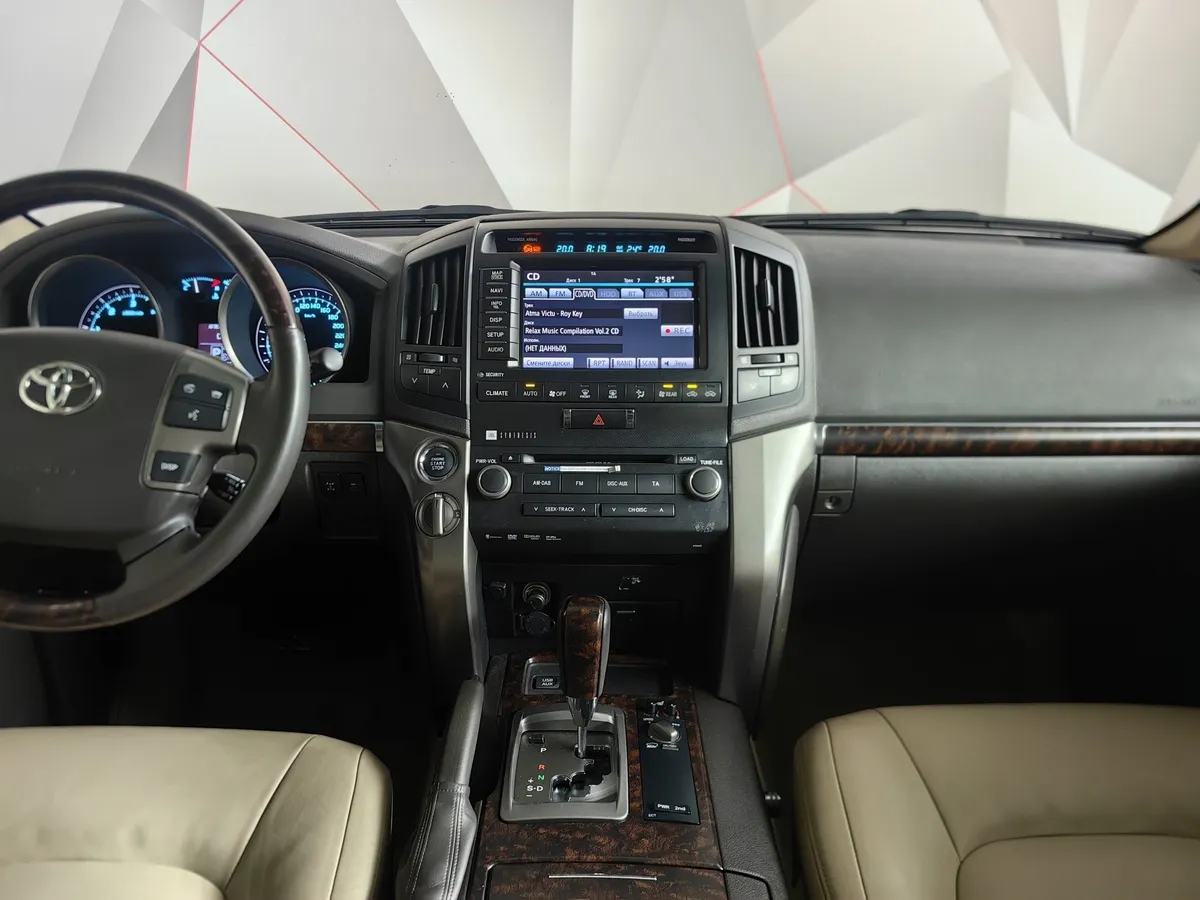 Toyota Land Cruiser 4.5 Twin-Turbo D AT 4WD (5 мест) (235 л.с.) Престиж Черный в АВИЛОН. Слайд №15