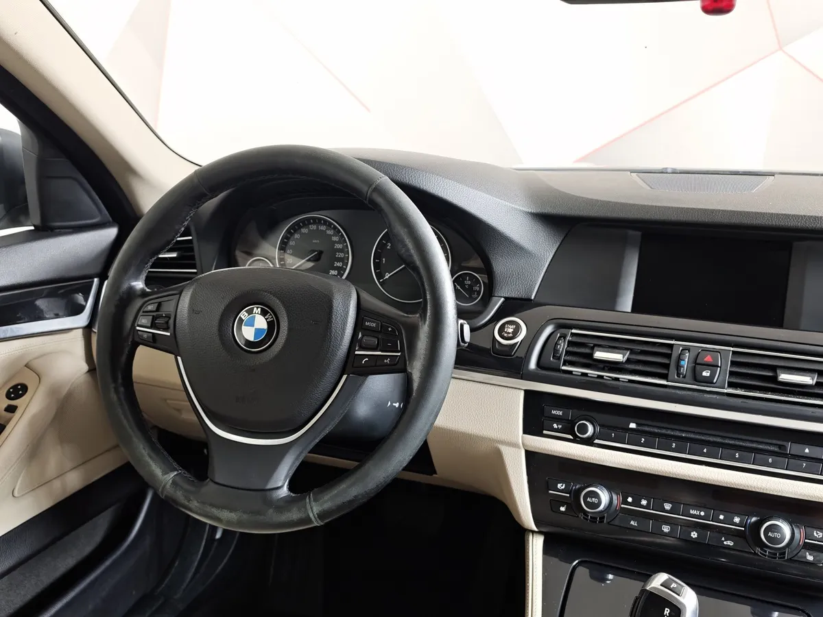 BMW 5 серия 523i AT (204 л.с.) Base Локальная сборка Бежевый в АВИЛОН. Слайд №15
