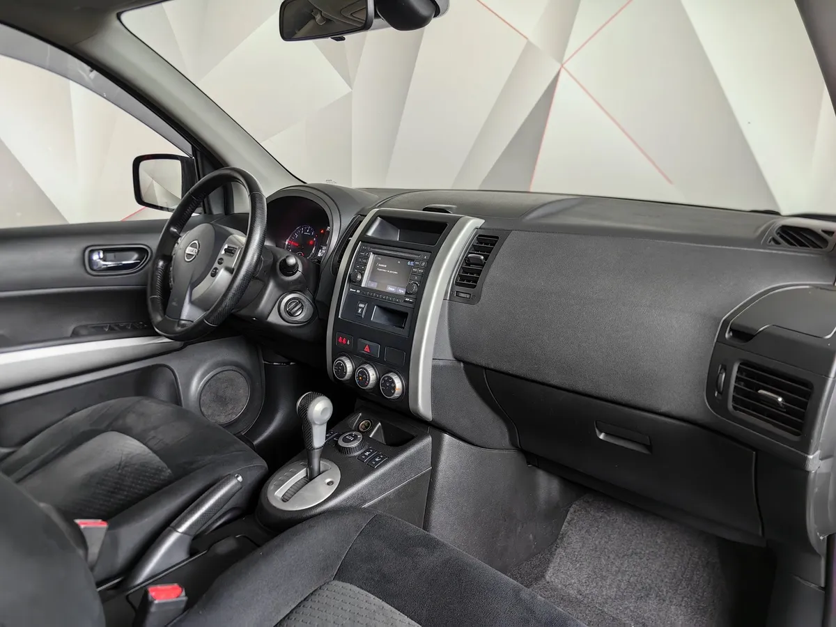Nissan X-Trail 2.0 CVT AWD (141 л.с.) Серебристый в АВИЛОН. Слайд №13
