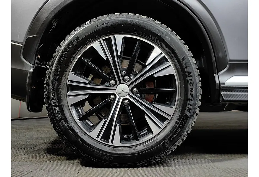 Mitsubishi Eclipse Cross 1.5 CVT AWD (150 л.с.) Ultimate Серый в АВИЛОН. Слайд №9