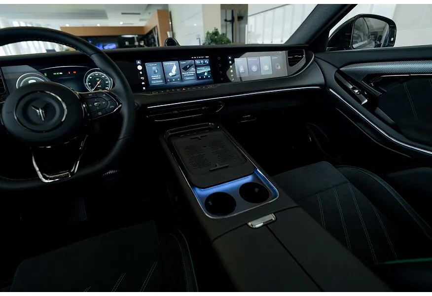 Voyah Free EVR 1.5 AT AWD (489 л.с.) Sport Edition Белый в АВИЛОН. Слайд №7