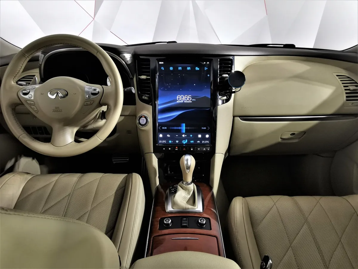 Infiniti QX70 3.7 AT AWD (333 л.с.) Черный в АВИЛОН. Слайд №13