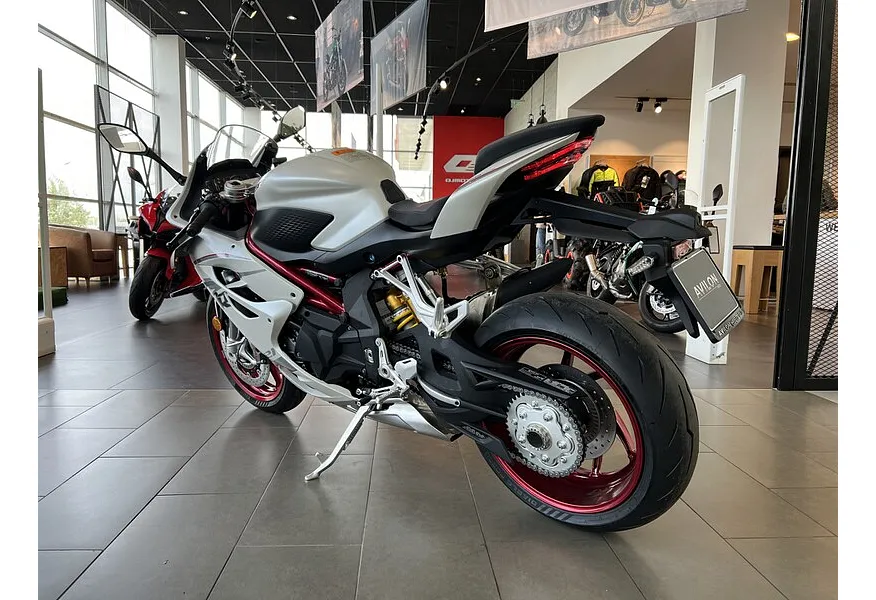 QJMOTOR SRK 921 RR 921 см³ (129 л.с.) (129) 921 Белый в АВИЛОН. Слайд №7