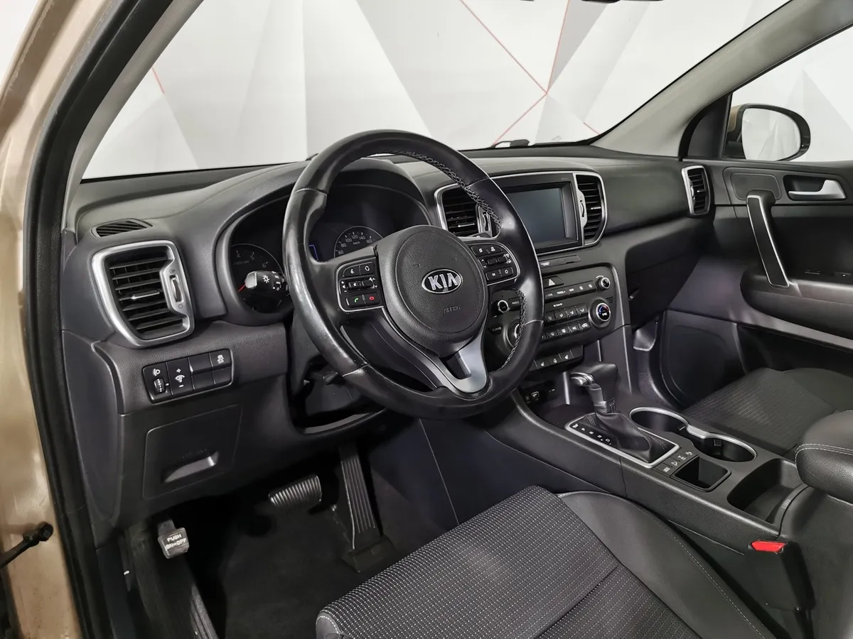 Kia Sportage 2.0 AT 4WD (150 л.с.) Luxe Коричневый в АВИЛОН. Слайд №18