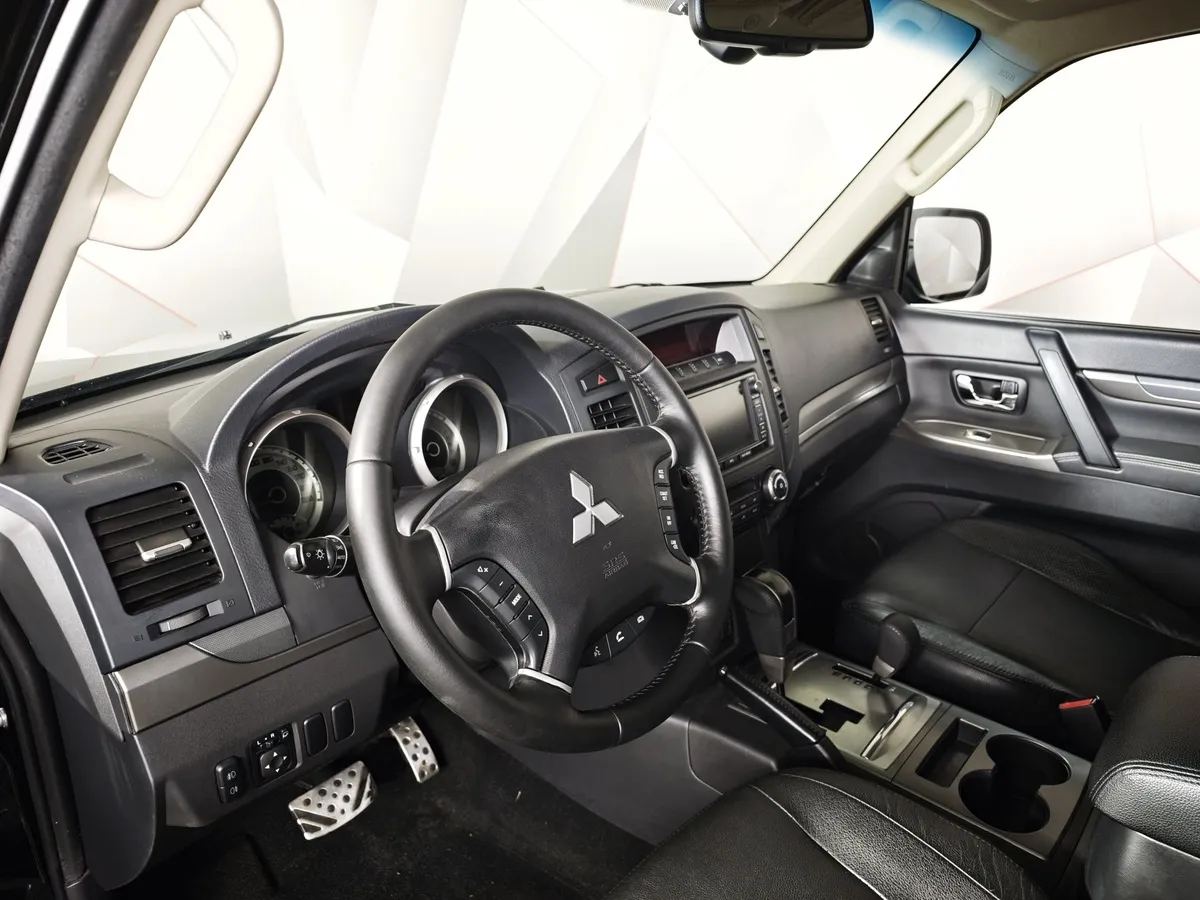 Mitsubishi Pajero 3.0 AT AWD (178 л.с.) Черный в АВИЛОН. Слайд №19