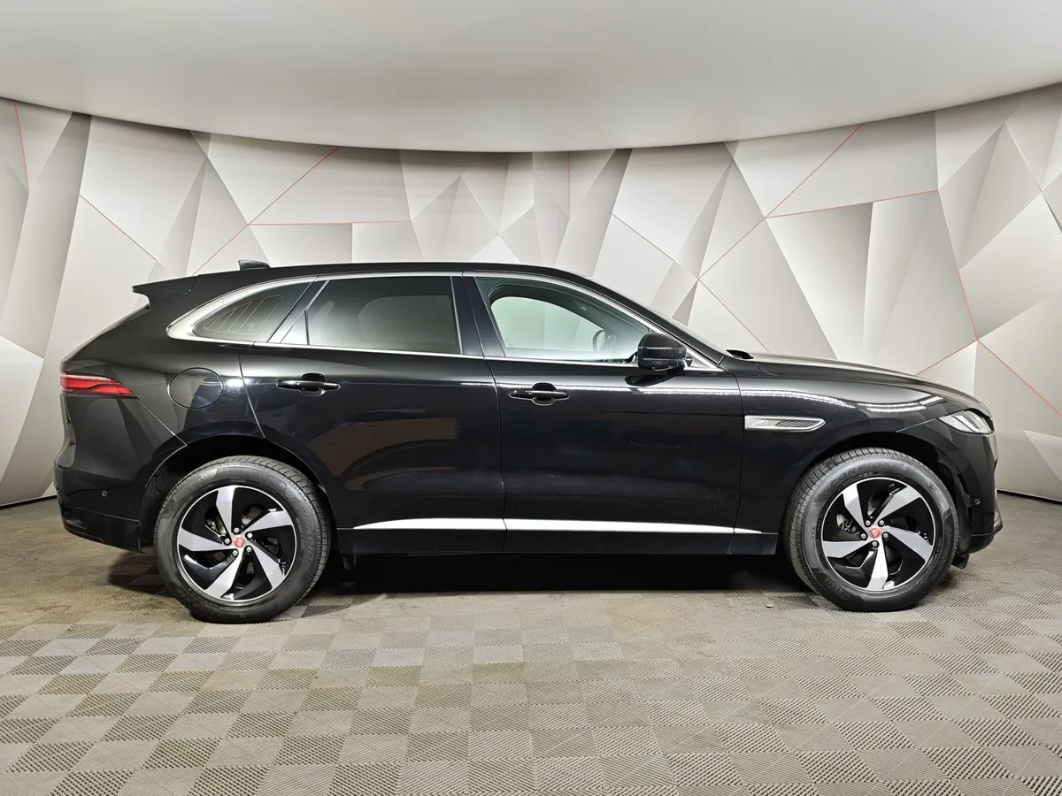 Jaguar F-Pace 2.0 TD AT AWD (199 л.с.) S Черный в АВИЛОН. Слайд №6