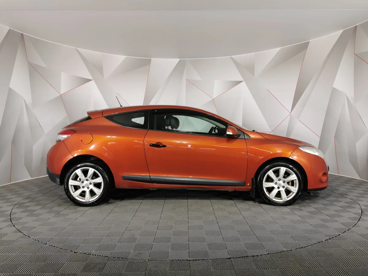 Renault Megane 2.0 CVT (138 л.с.) Оранжевый в АВИЛОН. Слайд №6