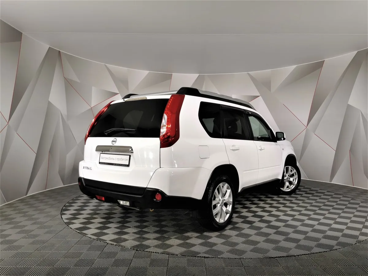 Nissan X-Trail 2.0 CVT AWD (141 л.с.) Белый в АВИЛОН. Слайд №2