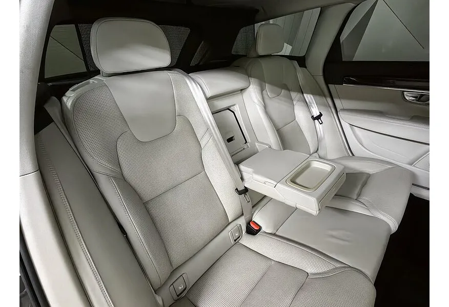 Volvo V90 2.0d AT 4WD (235 л.с.) Серый в АВИЛОН. Слайд №17