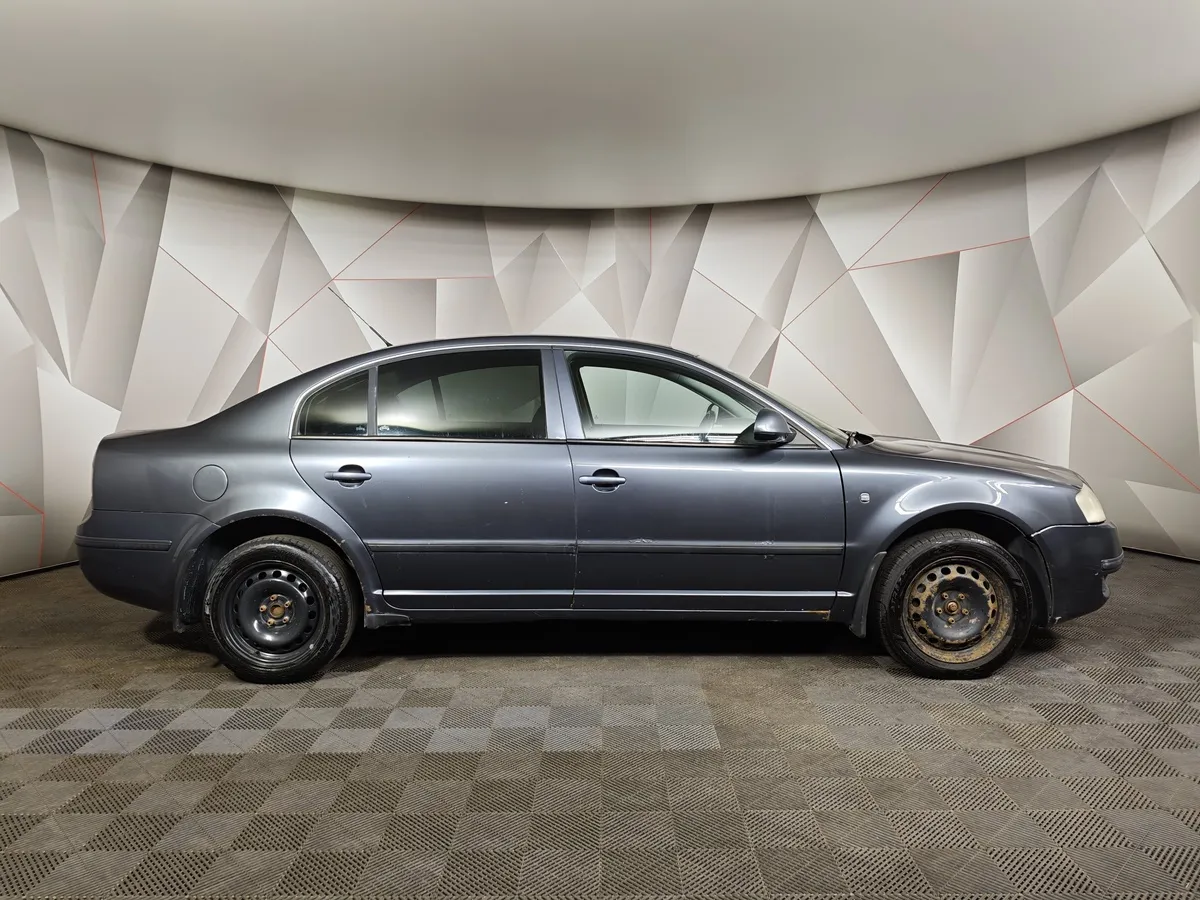 Skoda Superb 1.8T Tiptronic (150 л.с.) Серый в АВИЛОН. Слайд №6