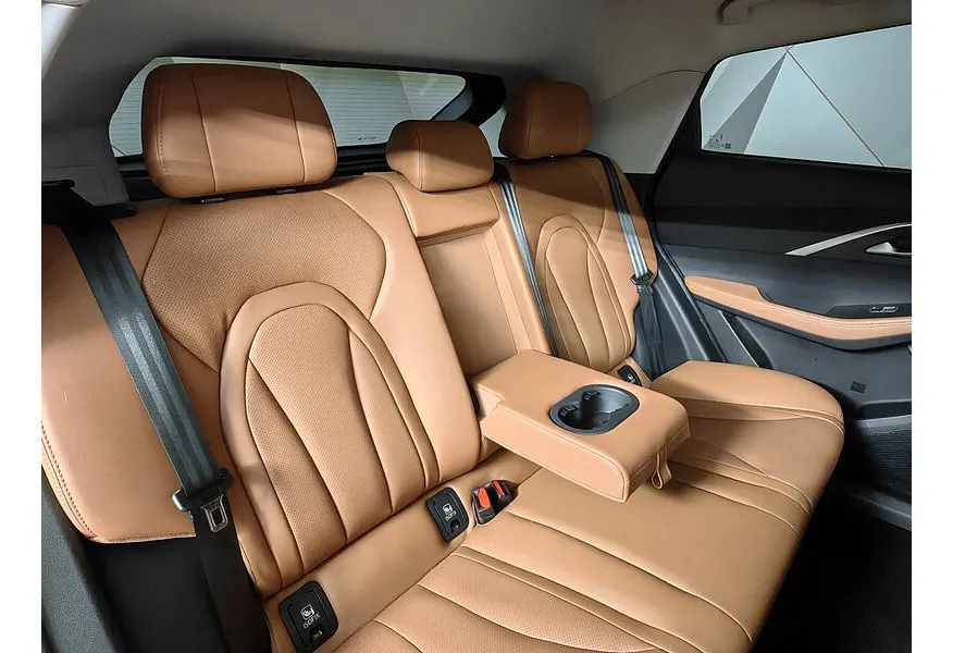 Omoda C5 1.6T DCT 4WD (150 л.с.) Supreme Черный в АВИЛОН. Слайд №16