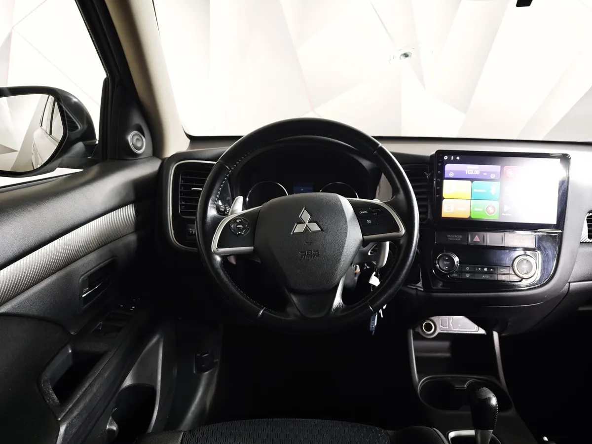 Mitsubishi Outlander 2.0 CVT 4WD (146 л.с.) Белый в АВИЛОН. Слайд №19